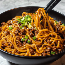 15-Minute Mongolian Ground Beef Noodles – Easy Asian-Inspired Dinner Recipe