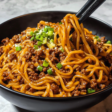 15-Minute Mongolian Ground Beef Noodles – Easy Asian-Inspired Dinner Recipe