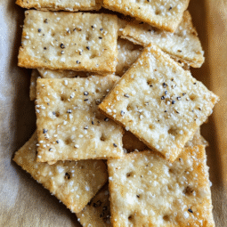 Crispy Sourdough Discard Crackers – Easy Zero-Waste Snack Recipe