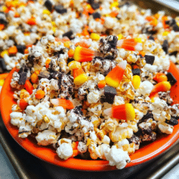 🎃 Halloween Popcorn Mix – Easy, Sweet & Spooky Snack Recipe