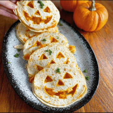 Jack-O’-Lantern Quesadillas – Easy & Fun Halloween Snack for Kids and Parties